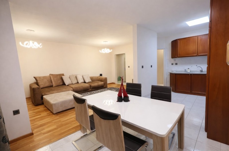 Дава под наем 3-СТАЕН, гр. София, Лозенец, снимка 2 - Апартаменти - 53452656