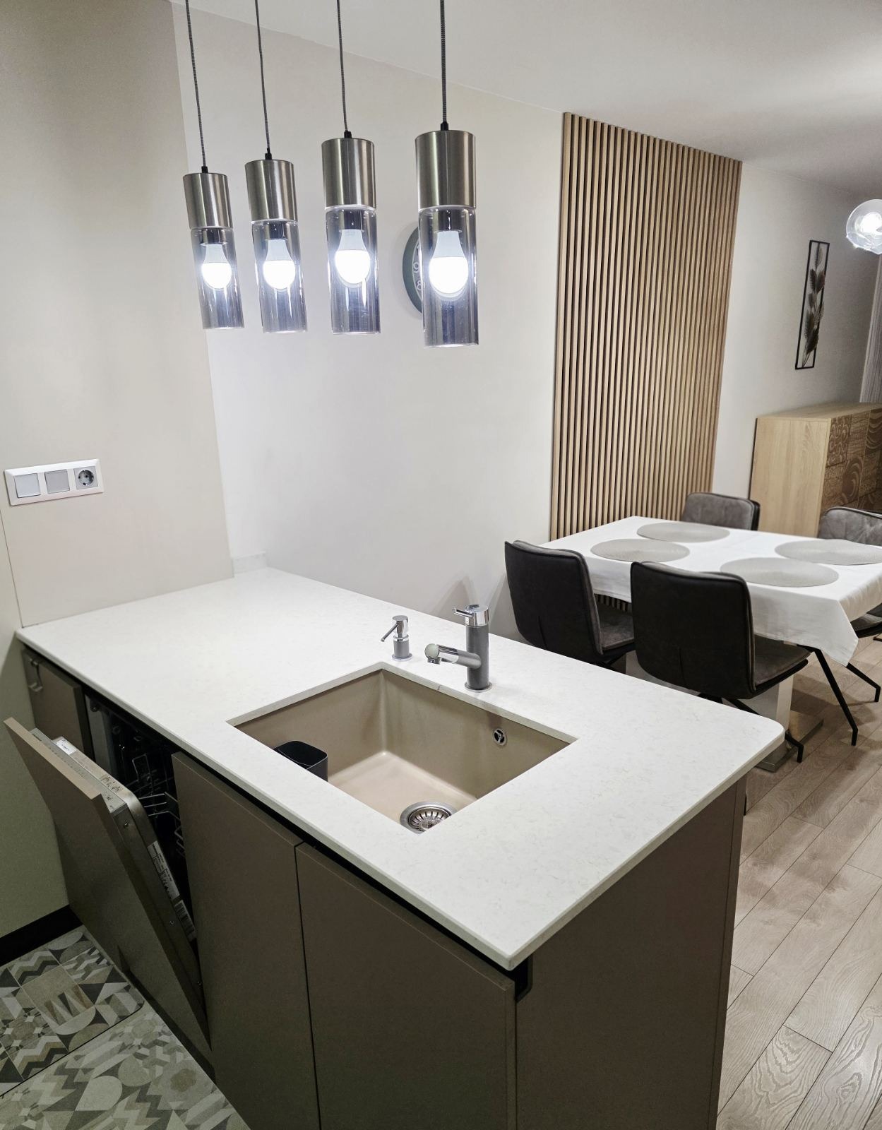 Дава под наем 3-СТАЕН, гр. Пловдив, Център, снимка 6 - Апартаменти - 53884230