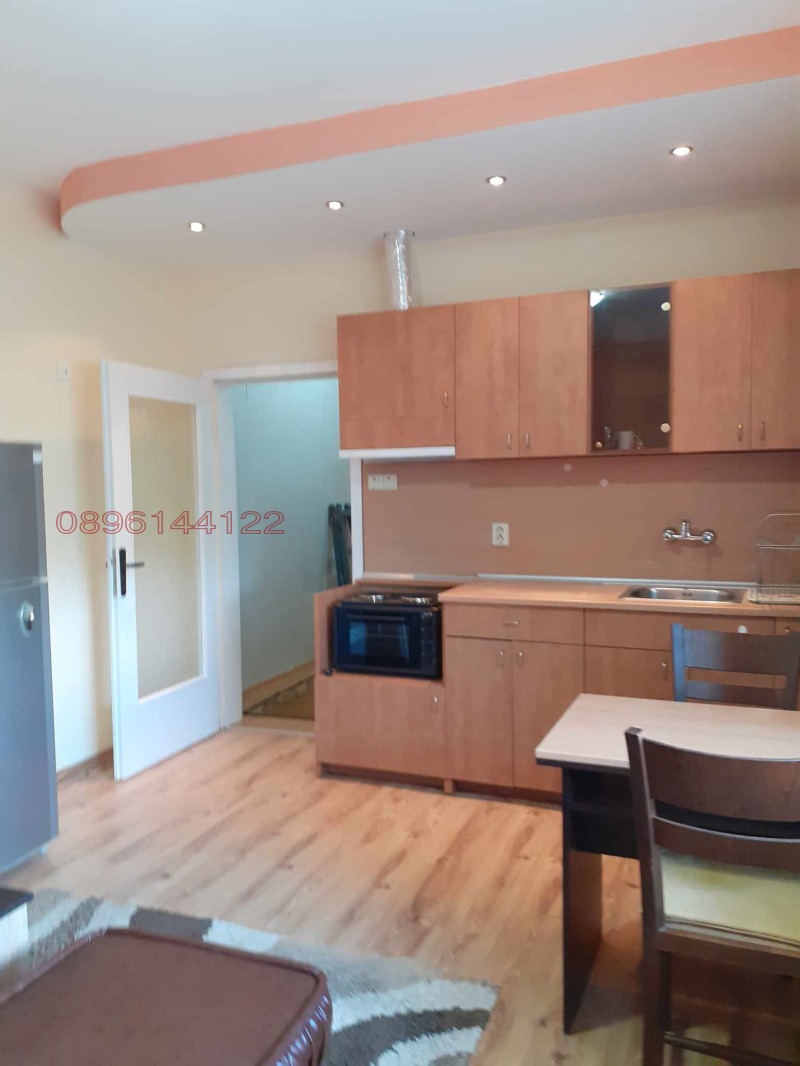 Дава под наем 2-СТАЕН, гр. Пловдив, Тракия