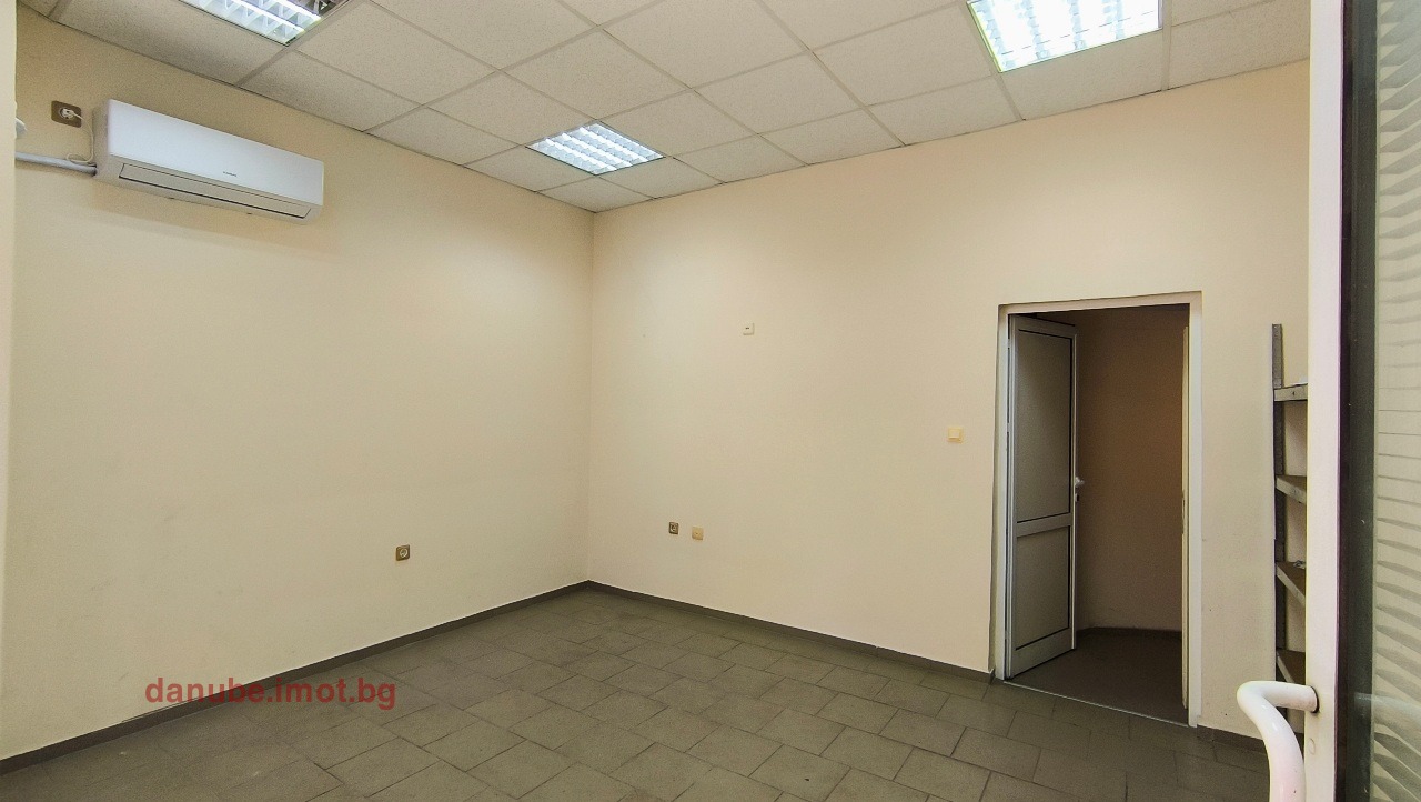 Дава под наем МАГАЗИН, гр. Русе, Център, снимка 2 - Магазини - 56092088