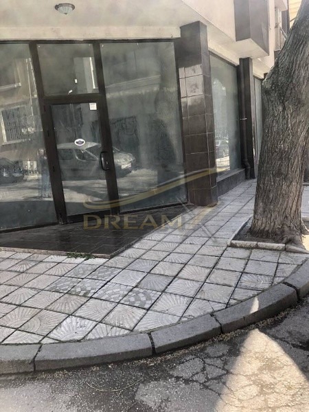 Дава под наем МАГАЗИН, гр. Пловдив, Каменица 1, снимка 4 - Магазини - 54975039
