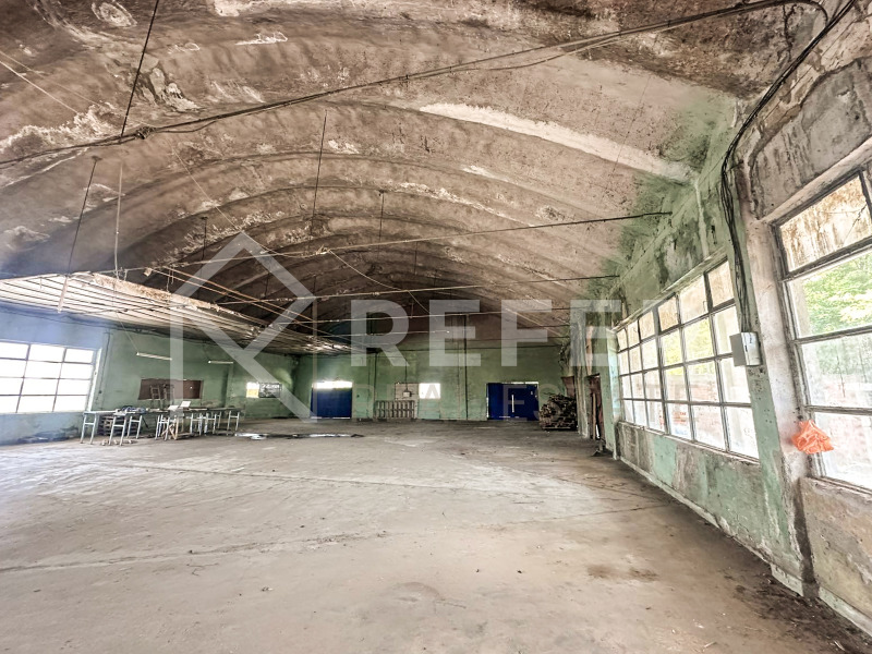 Издаје се  Индустријска зграда регион Пазарџик , Огнјаново , 12279 м2 | 64214511