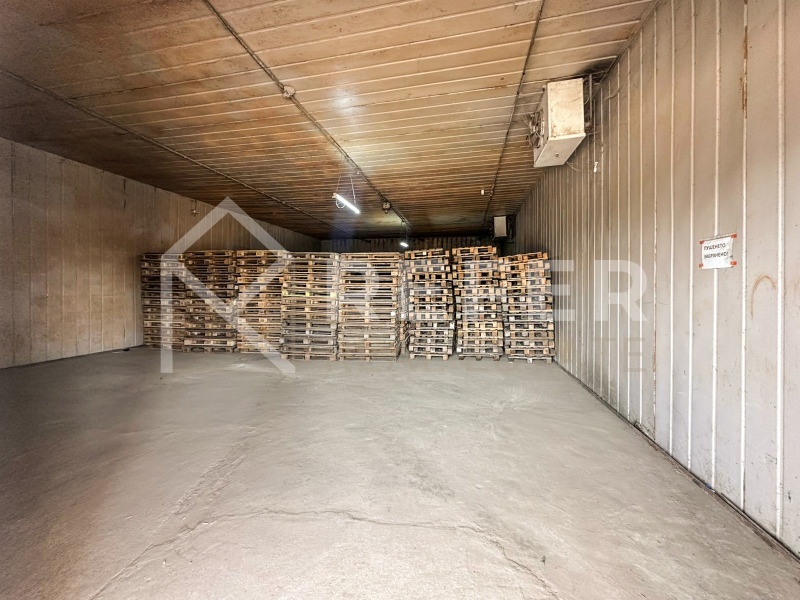Издаје се  Индустријска зграда регион Пазарџик , Огнјаново , 12279 м2 | 64214511 - слика [2]
