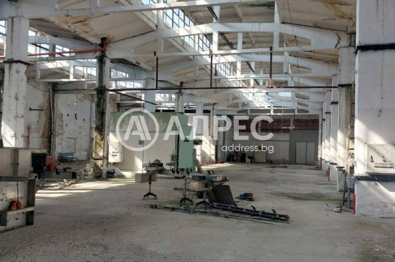 Дава под наем  Склад област Пловдив , гр. Стамболийски , 2400 кв.м | 82768260 - изображение [2]