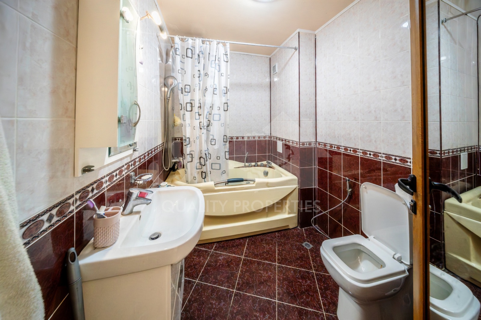 Дава под наем 4-СТАЕН, гр. София, Надежда 4, снимка 14 - Апартаменти - 56209105