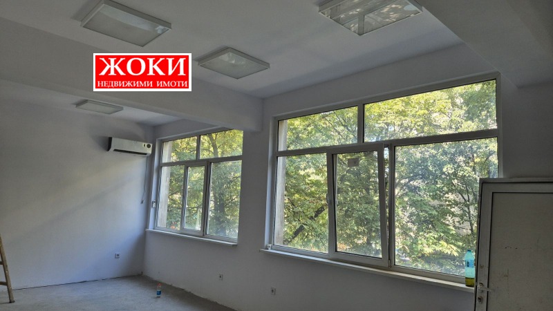 Дава под Наем ЛЕКАРСКИ КАБИНЕТ в град Перник, Център - 64 кв.м / 490.84 € » 960 лв., ЖОКИ ЕООД