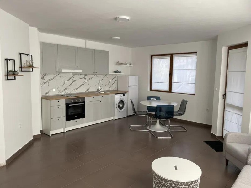 En renta  2 dormitorios Plovdiv , Tsentar , 75 metros cuadrados | 97195209