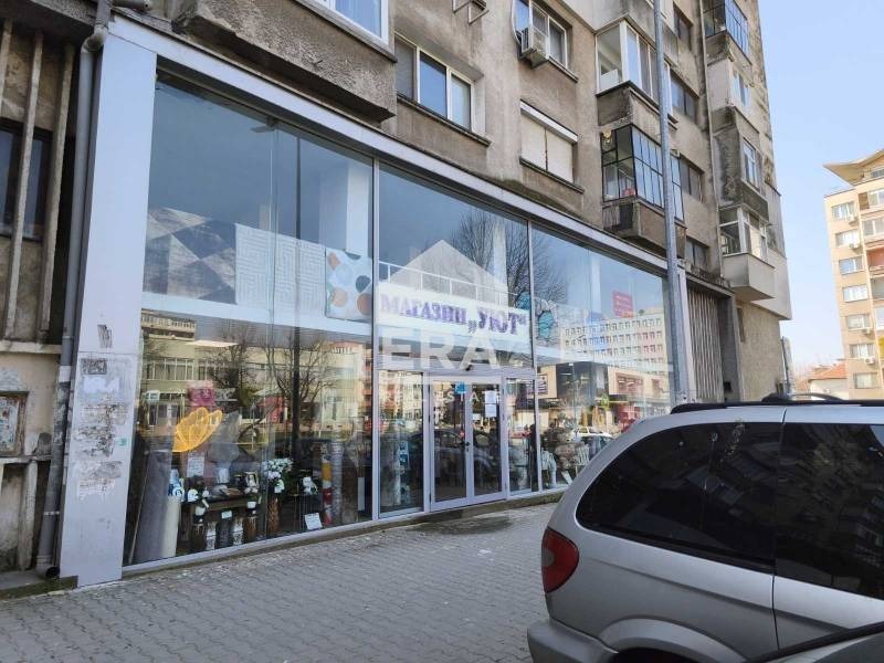 Дава под наем МАГАЗИН, гр. Ямбол, Център, снимка 3 - Магазини - 53860110
