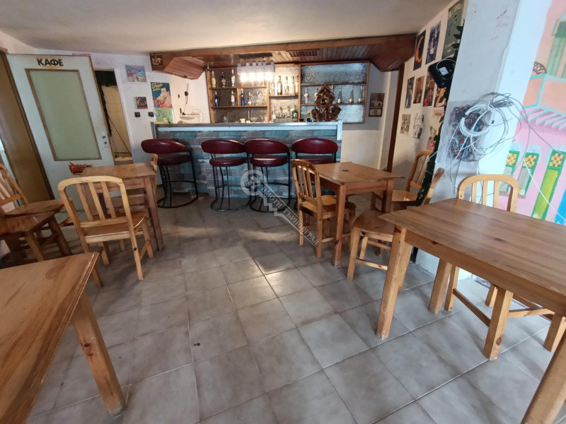 Дава под Наем ЗАВЕДЕНИЕ в град Велико Търново, Колю Фичето - 120 кв.м / 650 € » 1 271.29 лв., ИМОТИ ТЪРНОВГРАД