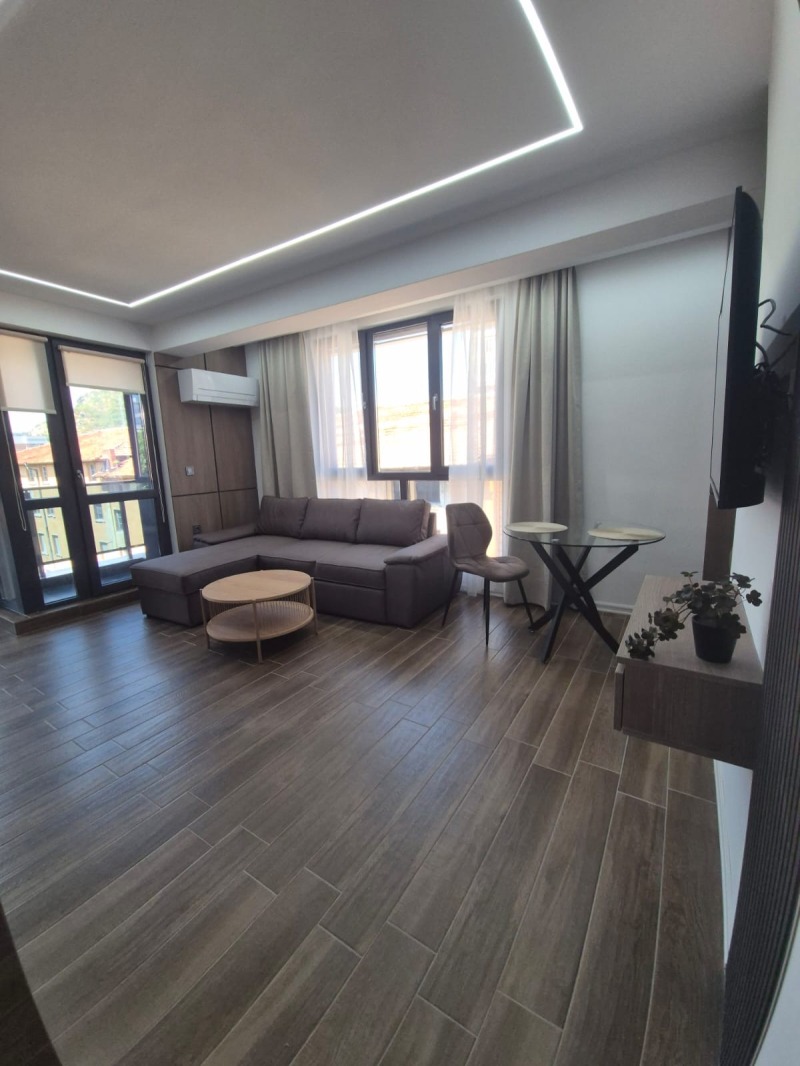 A louer  1 chambre Plovdiv , Mladejki Halm , 72 m² | 65990167