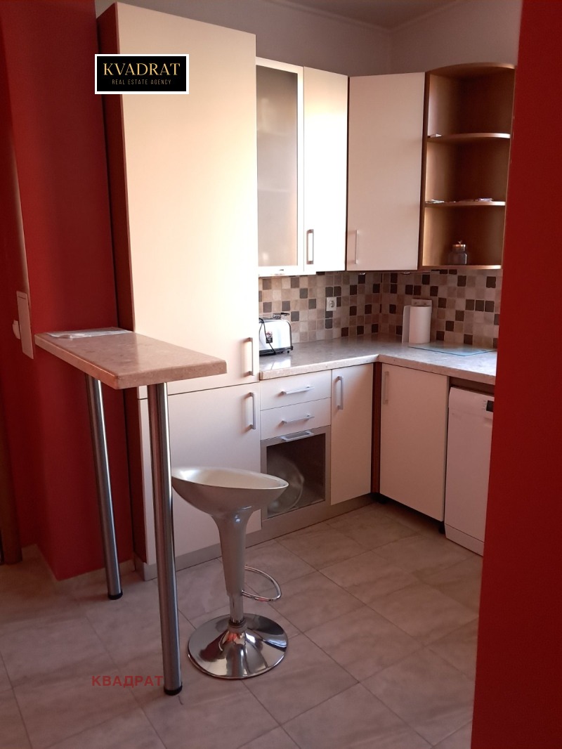 För uthyrning  3 sovrum Sofia , Manastirski livadi , 230 kvm | 84889437 - bild [8]