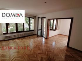 3 bedroom Izgrev, Sofia