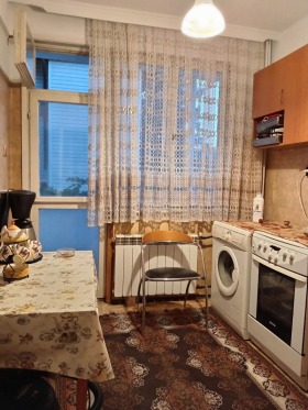 De inchiriat Maisonette