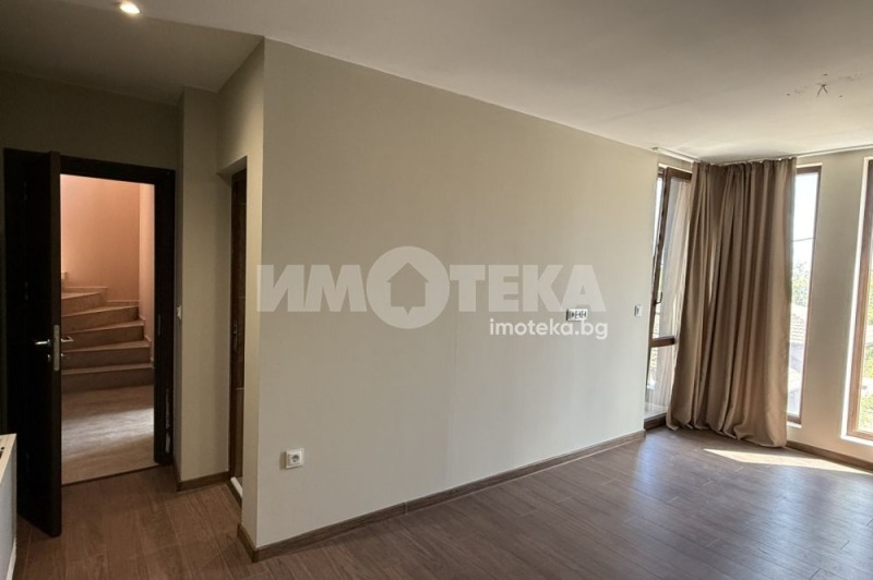 Til leie  Hus Varna , m-t Manastirski rid , 180 kvm | 49462807 - bilde [6]