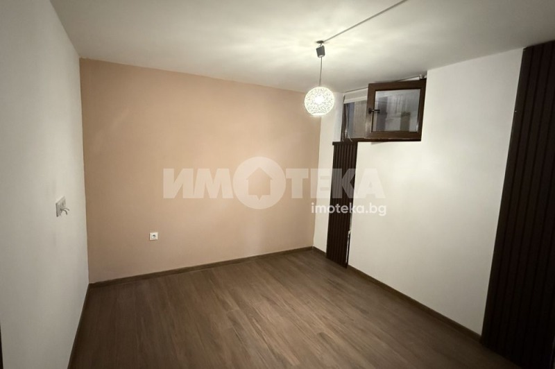 Til leie  Hus Varna , m-t Manastirski rid , 180 kvm | 49462807 - bilde [10]
