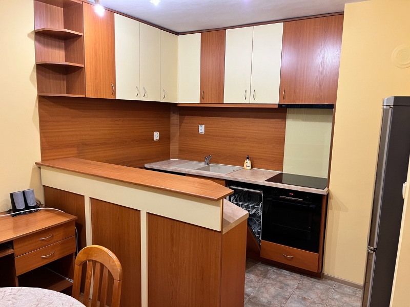 Дава под Наем ЕТАЖ ОТ КЪЩА в град Пловдив, Кючук Париж - 77 кв.м / 430 € » 841.01 лв., СУАН