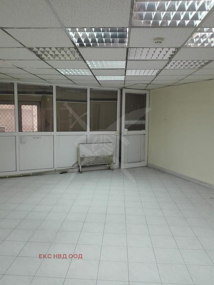 Дава под наем ОФИС, гр. Пловдив, Център, снимка 2 - Офиси - 53559975