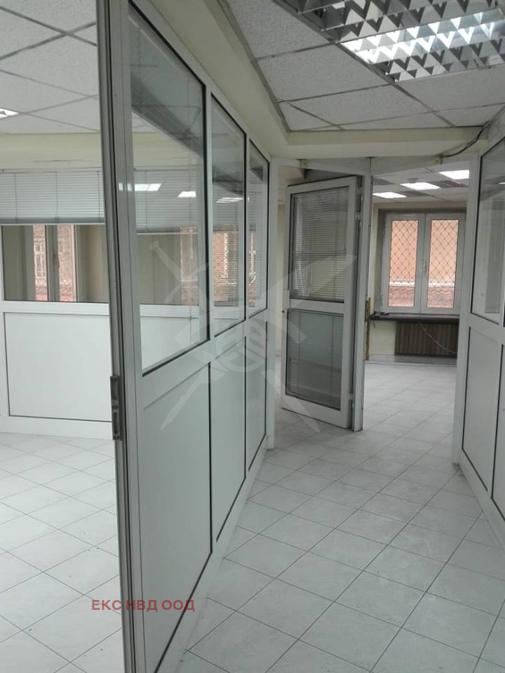 Дава под наем ОФИС, гр. Пловдив, Център, снимка 4 - Офиси - 53559975