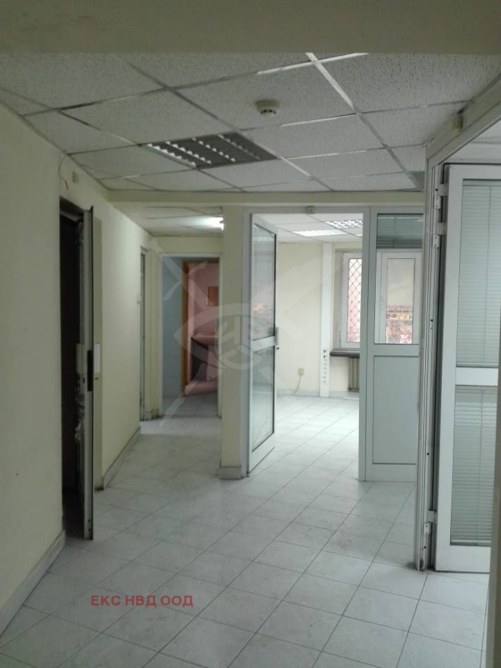 Дава под наем ОФИС, гр. Пловдив, Център, снимка 2 - Офиси - 53559975
