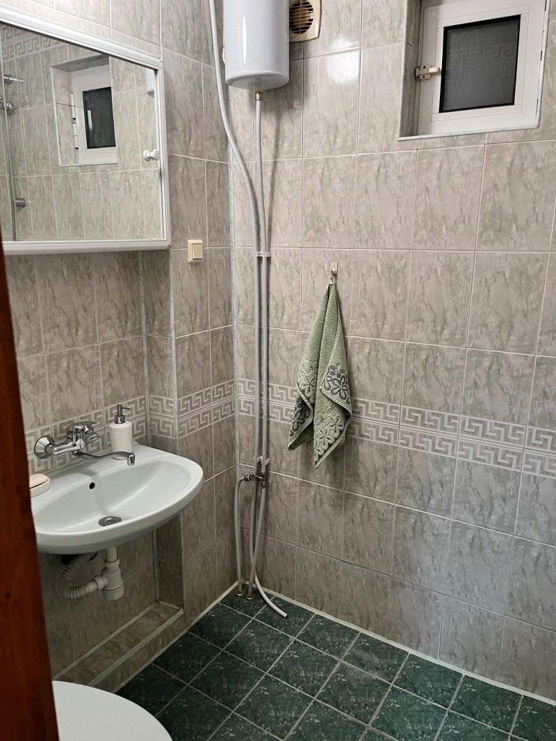 Дава под наем ЕТАЖ ОТ КЪЩА, гр. Пловдив, Кючук Париж, снимка 6 - Етаж от къща - 53403741