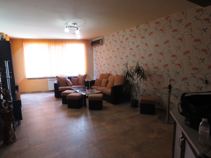 Para alugar  2 quartos Sofia , Studentski grad , 130 m² | 81347568