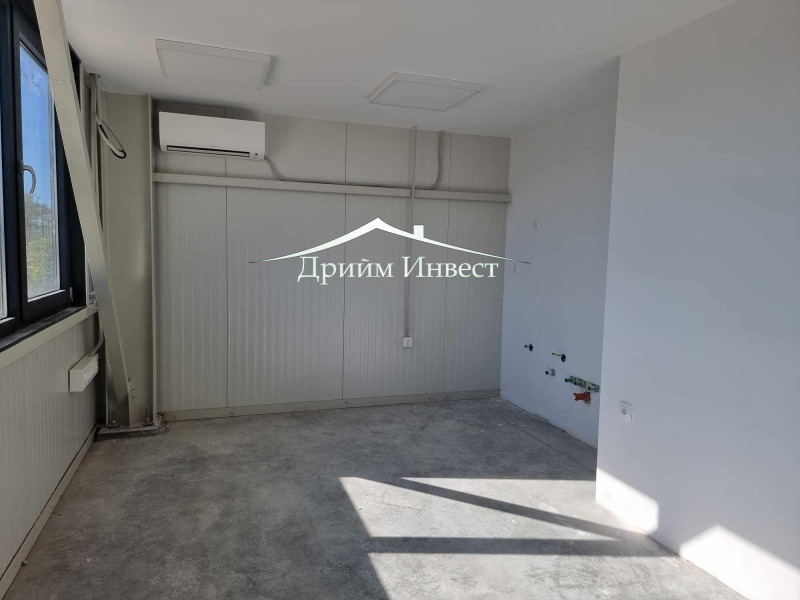 K pronájmu  Úložný prostor Plovdiv , Industrialna zona - Sever , 1135 m2 | 32710398 - obraz [5]