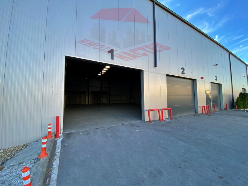 Дава под наем СКЛАД, гр. Шумен, Промишлена зона, снимка 7 - Складове - 52233280