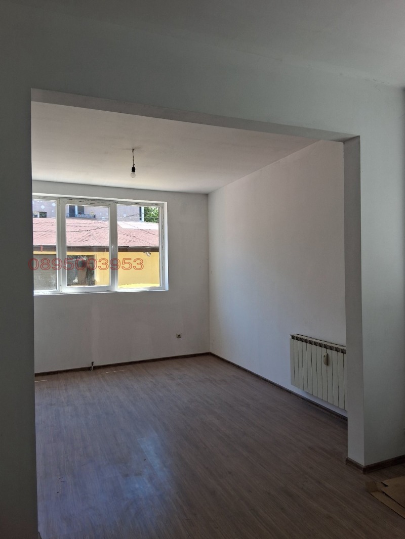 Kiadó  Hivatal Sofia , 7-mi 11-ti kilometar , 135 négyzetméter | 99922187 - kép [4]