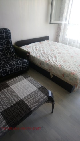Estudio Iztok, Pernik
