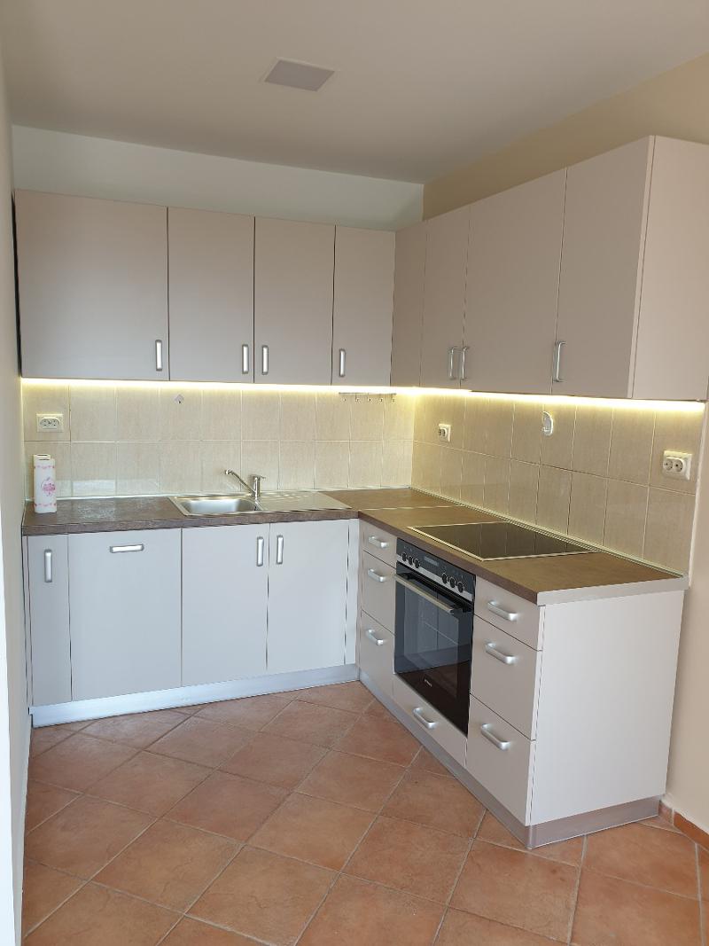 Дава под наем 2-СТАЕН, гр. София, Изгрев, снимка 2 - Апартаменти - 53881263