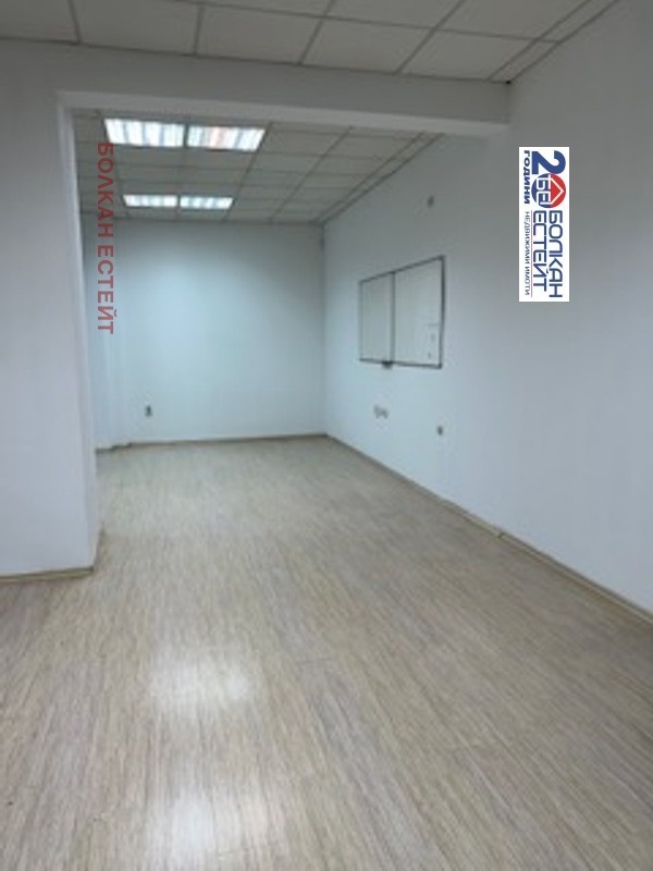 Zu vermieten  Büro Weliko Tarnowo , Zentar , 231 qm | 25766977 - Bild [2]