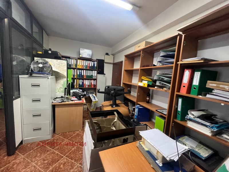 A louer  Bureau Sofia , Tsentar , 31 m² | 72580955 - image [3]