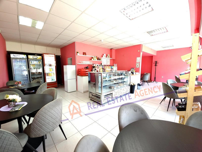 Vuokrattavana  Baari; Kahvila Sofia , Strelbište , 45 neliömetriä | 51872580 - kuva [2]