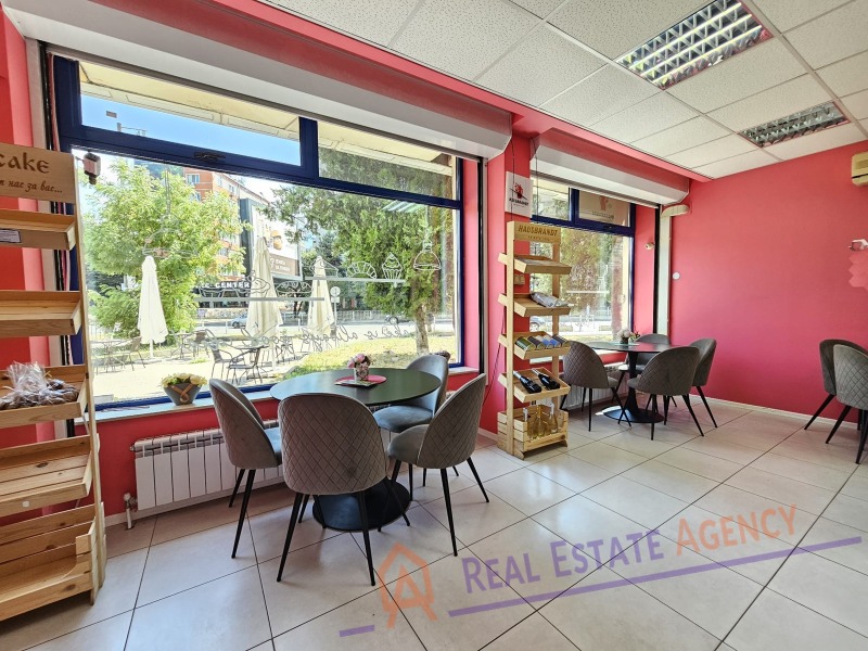 Vuokrattavana  Baari; Kahvila Sofia , Strelbište , 45 neliömetriä | 51872580 - kuva [3]