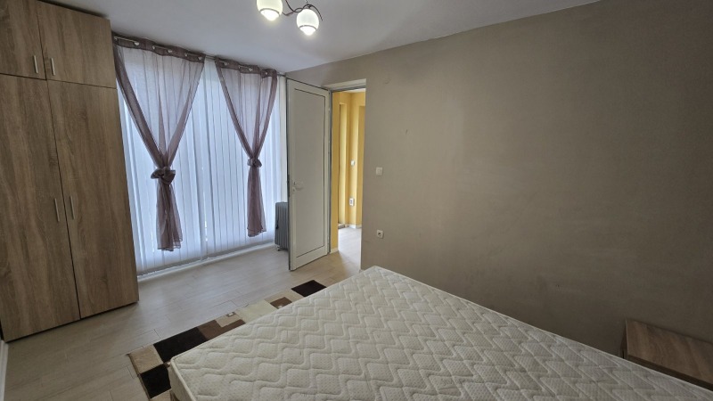 Дава под наем КЪЩА, с. Ябълково, област Кюстендил, снимка 3 - Къщи - 53440202