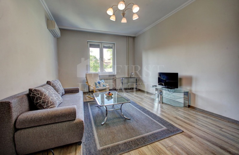 Kiadó  1 hálószoba Sofia , Centar , 80 négyzetméter | 15625869