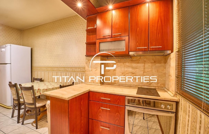 A louer  2 chambres Plovdiv , Karchiyaka , 78 m² | 99858051