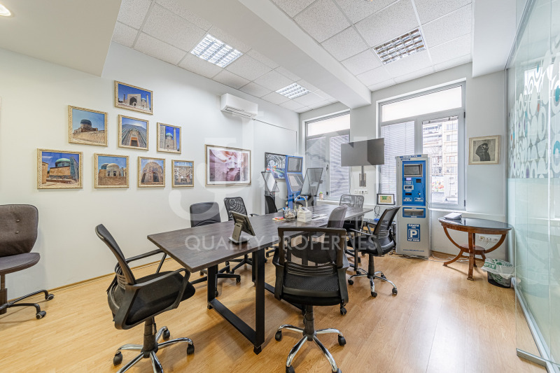 Дава под Наем ОФИС в град София, Изток - 188 кв.м / 2 100 € » 4 107.24 лв., ДЖЕЙ И ДЖЕЙ КОРПОРЕЙШЪН ООД