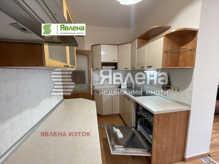 Дава под наем 3-СТАЕН, гр. София, Център, снимка 3 - Aпартаменти - 49365430