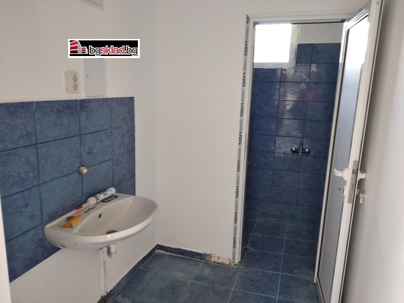 De inchiriat  Cladire industriala Sofia , Moderno predgradie , 250 mp | 29385221 - imagine [4]