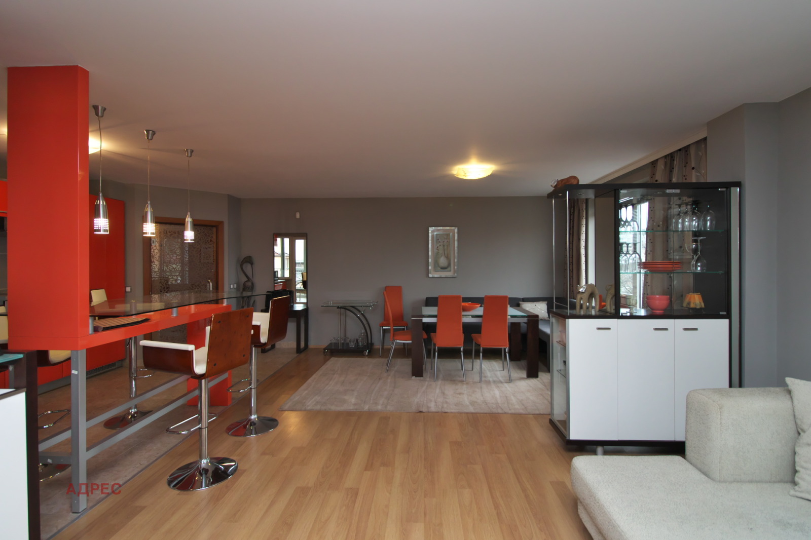 Дава под наем 3-СТАЕН, гр. Варна, Център, снимка 2 - Апартаменти - 54353281