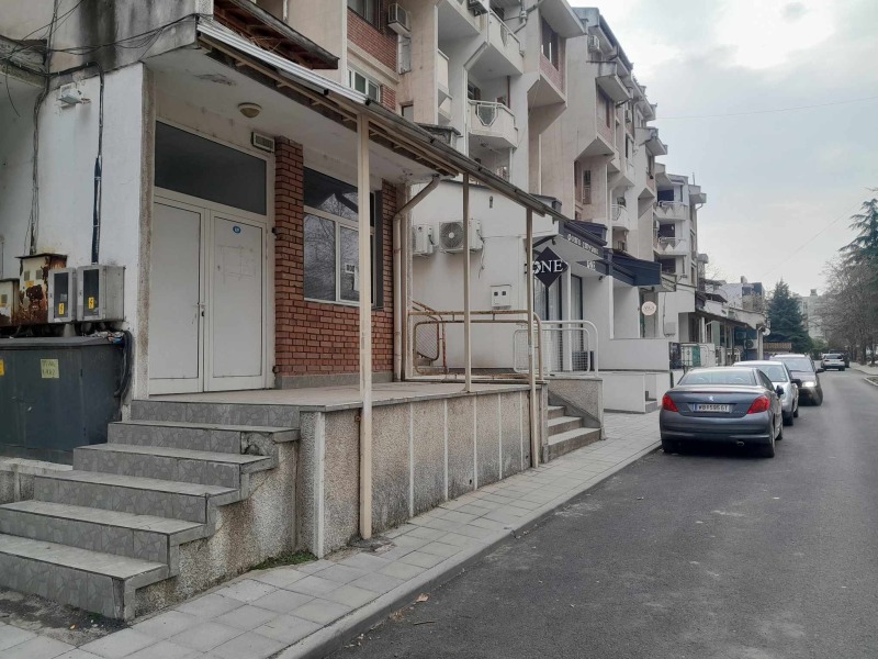 Дава под Наем МАГАЗИН в град Кърджали, Възрожденци - 130 кв.м / 350 € » 684.54 лв., ЛУКС КА ИМОТИ