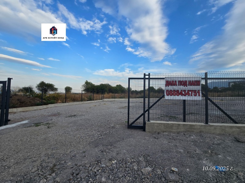 Kiadó  Cselekmény Sofia , Suhodol , 640 négyzetméter | 10013971