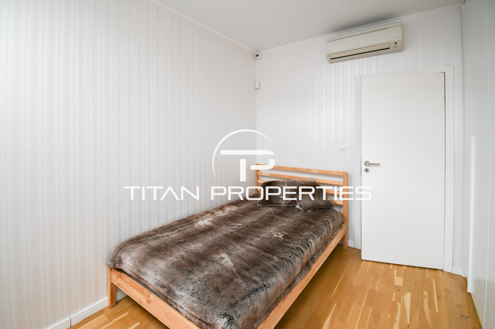 Дава под наем 3-СТАЕН, гр. София, Център, снимка 6 - Апартаменти - 54342024