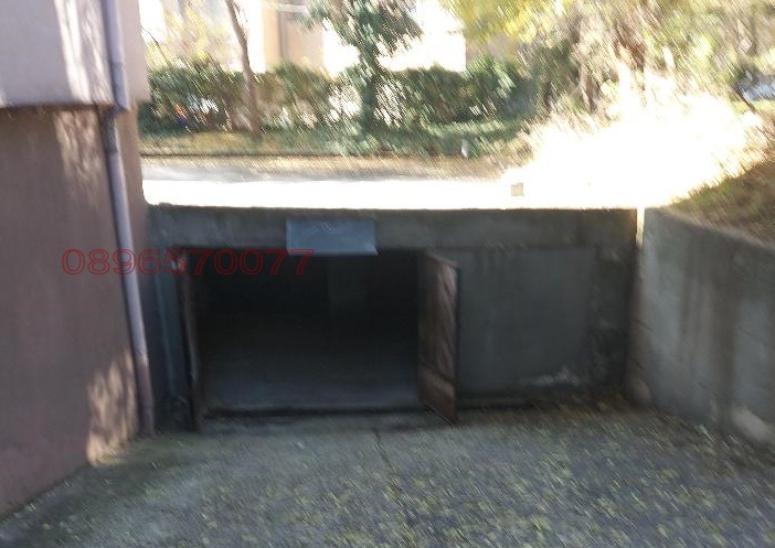 Дава под наем ГАРАЖ, ПАРКОМЯСТО, гр. София, Изток, снимка 7 - Гаражи и паркоместа - 52781645