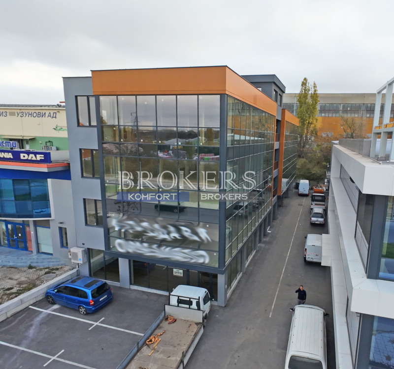 Дава под Наем ОФИС в град Варна, Западна промишлена зона - 280 кв.м / 1 350 € » 2 640.37 лв., КОМФОРТ И ФОРОС БРОКЪРС