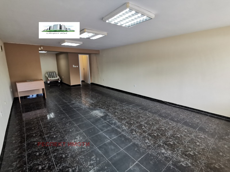 Под наем МАГАЗИН, град София, Дървеница • 620 € • 52138065 — Holmes.bg
