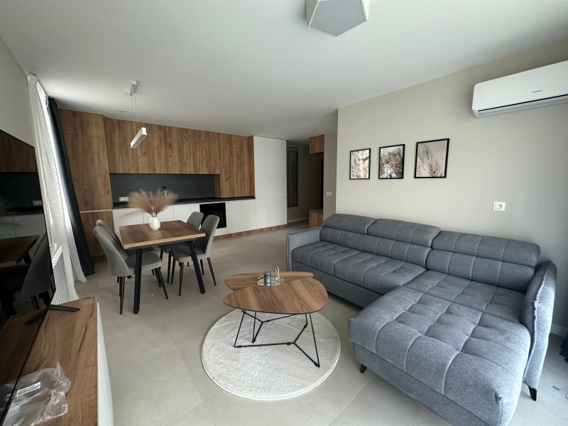 Vuokrattavana  1 makuuhuone Sofia , Simeonovo , 63 neliömetriä | 95466803