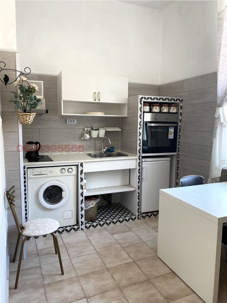 Дава под наем  4-стаен град София , Център , 135 кв.м | 27613622
