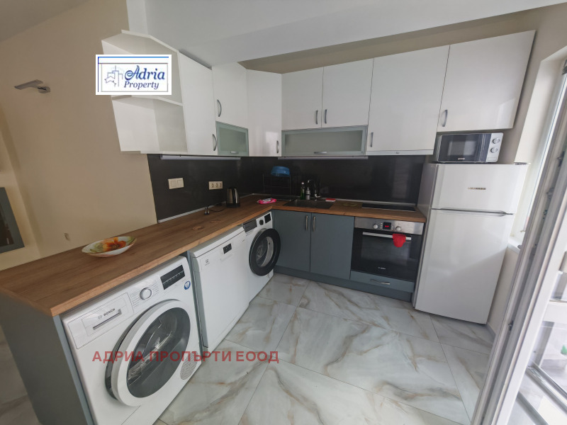 Дава под нем  3-стаен, град София, Редута •  620 € • ID 80920008 — holmes.bg - [1] 